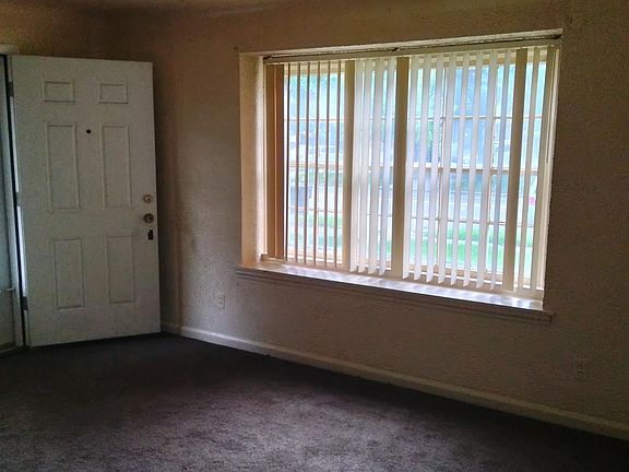 3rd image of 19207 Meyers Rd