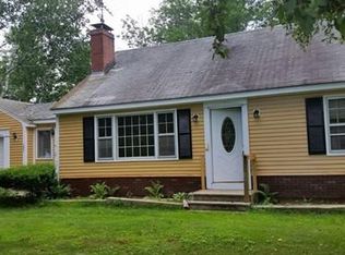 247 S Main St, Newmarket, NH 03857