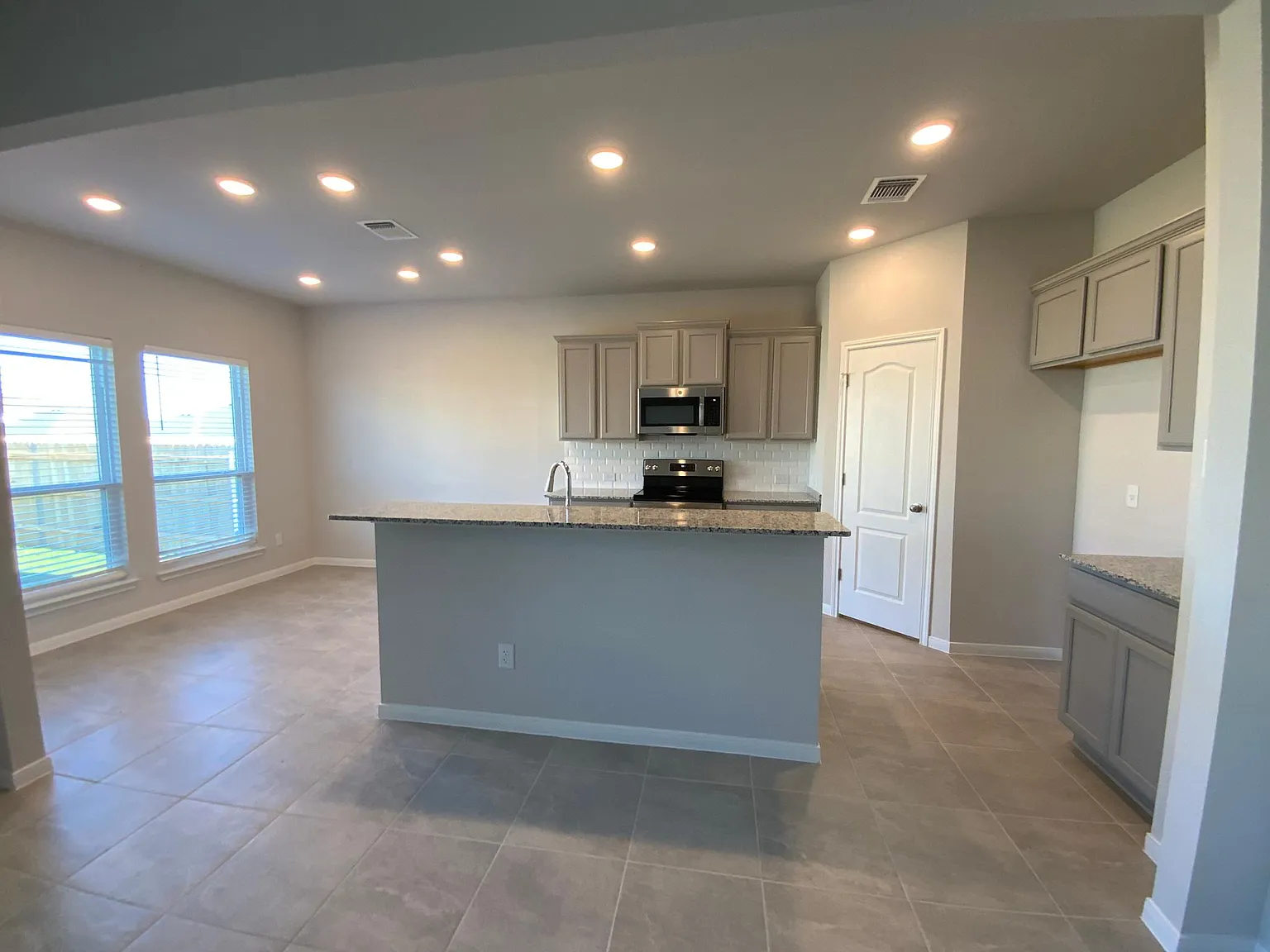 4 bed, 1536 sqft, $1,825 — Photo 3