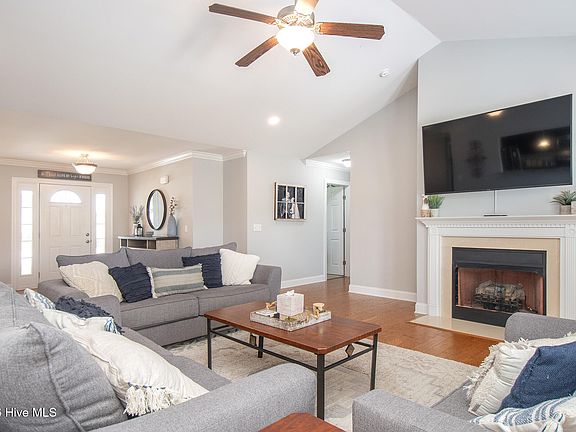 4th image of 804 Canvas Court