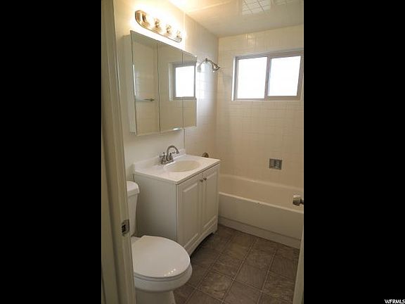 4th image of 325 E Baird Cir #A-b