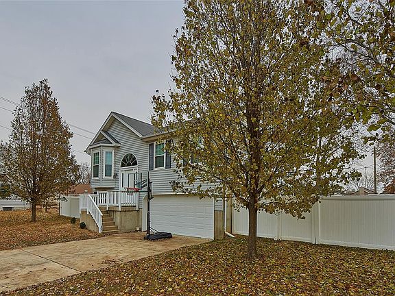 2nd image of 6 Cliff Dr