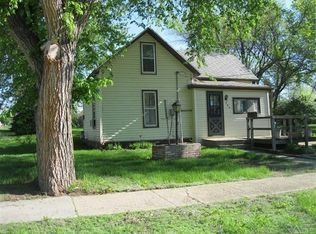 704 SW 4th St, Madison, SD 57042
