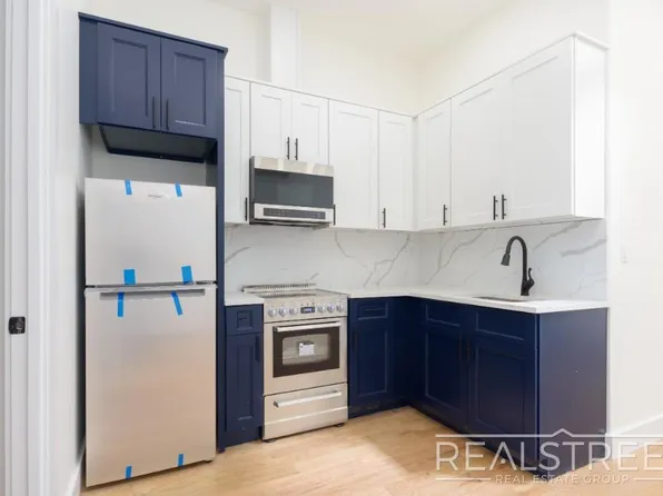 1276 Jefferson Avenue image 3 of 12