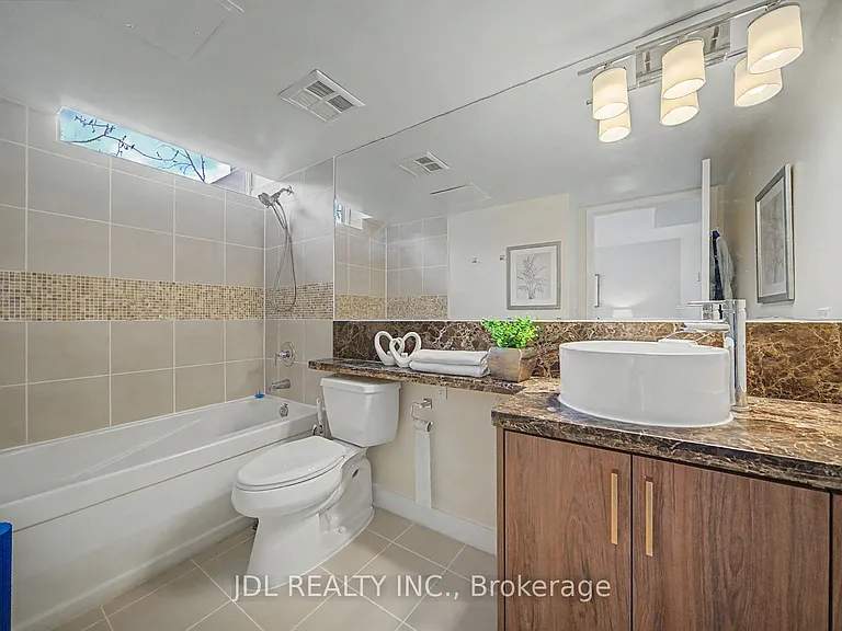 31 Brunel Ct #Townhouse 8 — Photo 16