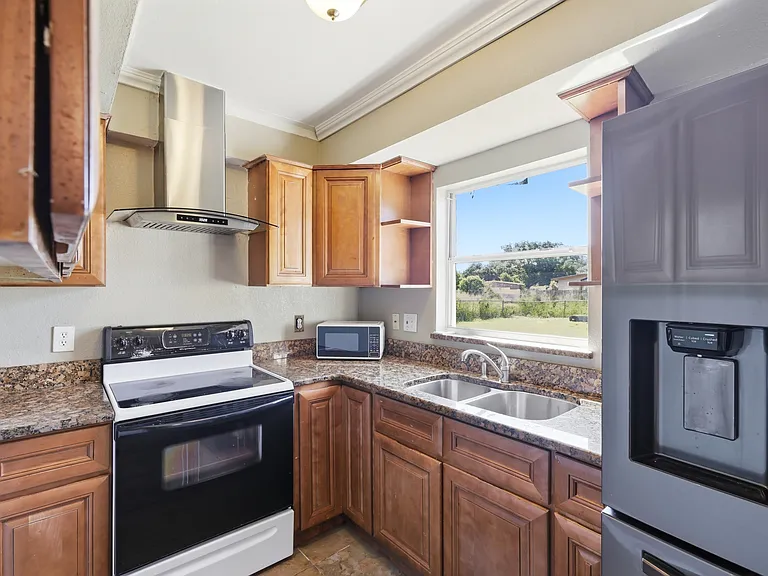 1107 Jamela Dr — Photo 13