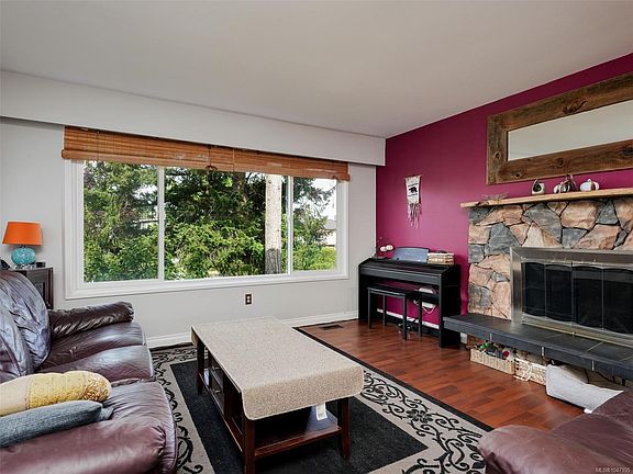 2nd image of 3941 Larchwood Dr