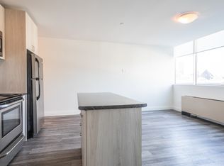 7 Walmer Rd #2, Toronto, ON M5R2W8