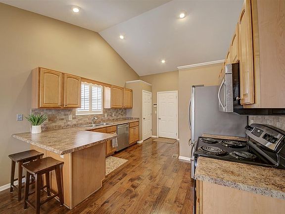 3rd image of 8527 Moonstone Ct