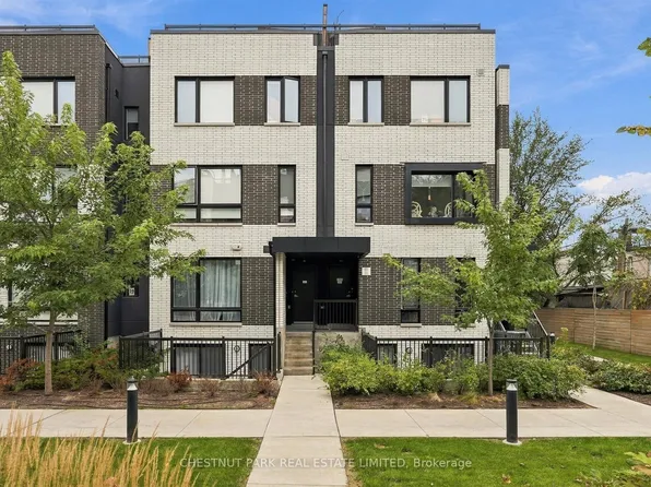 20 Ed Clark Gdns #Townhouse 12, Toronto, ON M6N 0B5