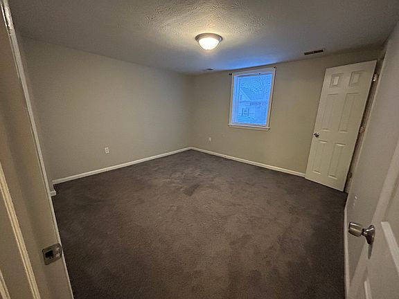 3rd image of 618 Maplewood Ave #3