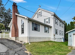 6 W Wood St, Pine Grove, PA 17963