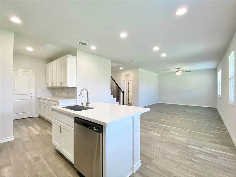 208 Caisson Trl — Photo 11