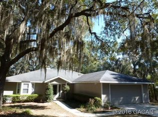 168 Cue Lake Dr, Hawthorne, FL 32640