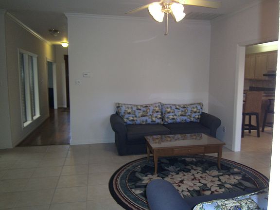 4th image of 425 Colony Dr