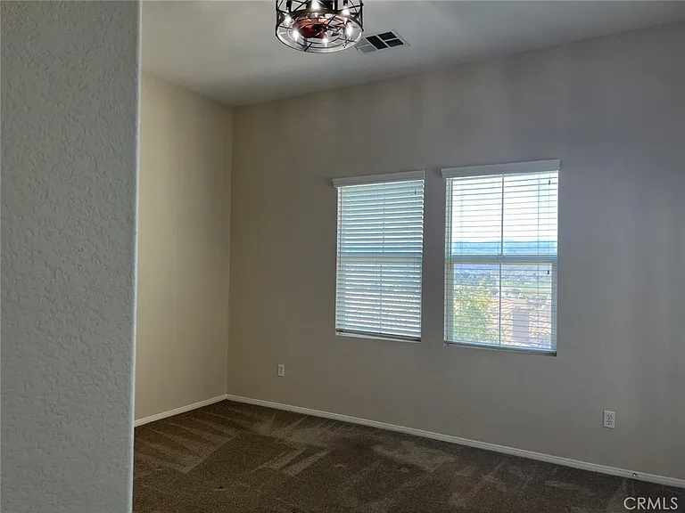15329 Oak Tree Dr — Photo 32