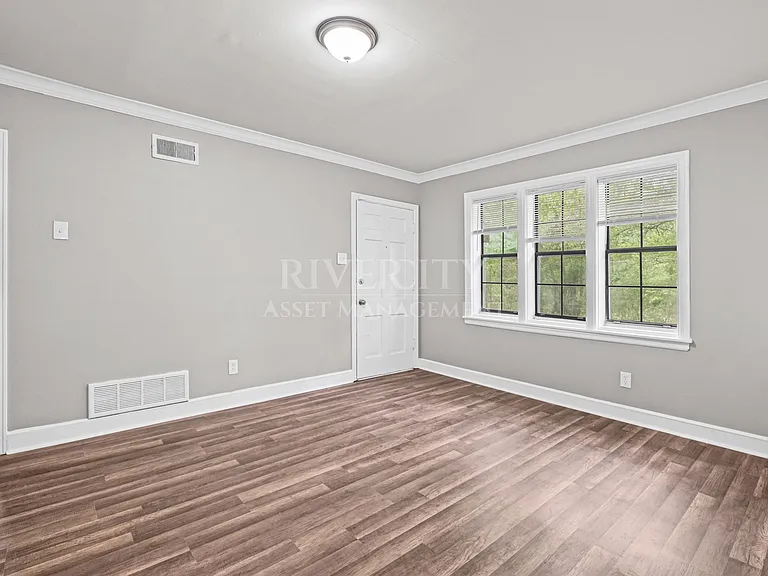 4051 Auburn Rd — Photo 9