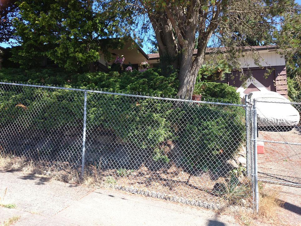 1st image of 2446 SW Kenyon St