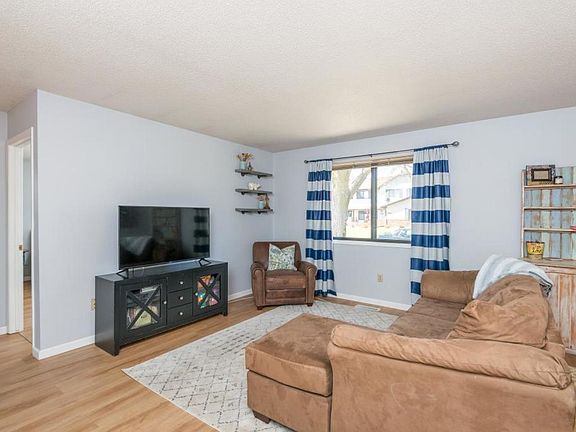 4th image of 4276 Parkview Ct #4276