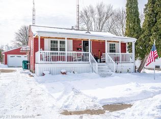 422 Elm St, Mount Morris, MI