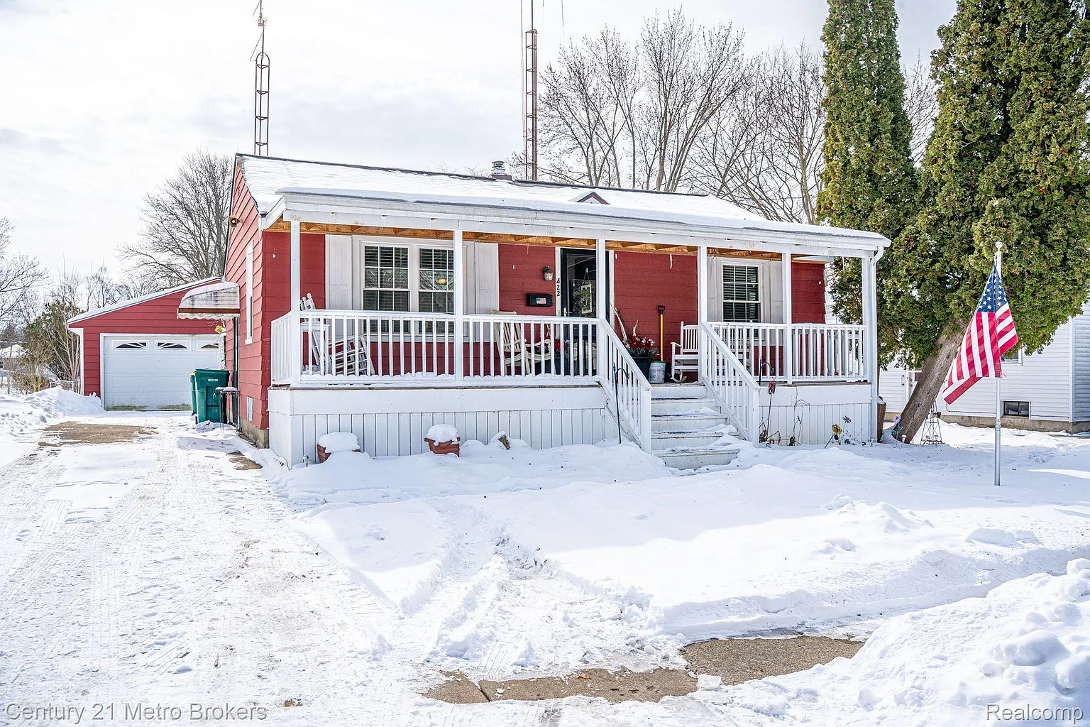 422 Elm St photo 1