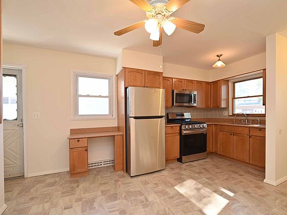 2nd image of 405 Cromwell Ave