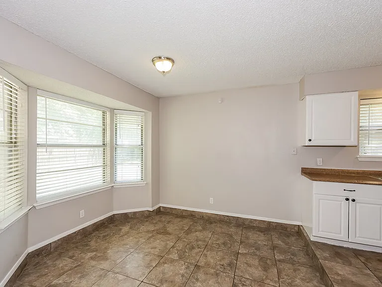 7517 Marlinda Cir — Photo 6