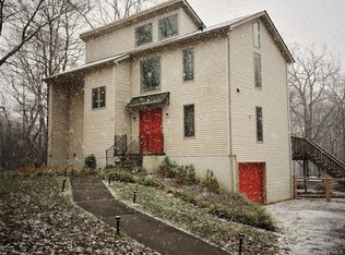 285 Circle Rd, Pine Bush, NY 12566