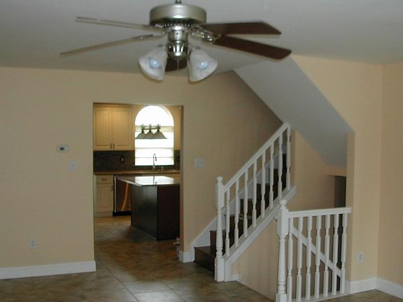 4th image of 234 Allens Ln #637