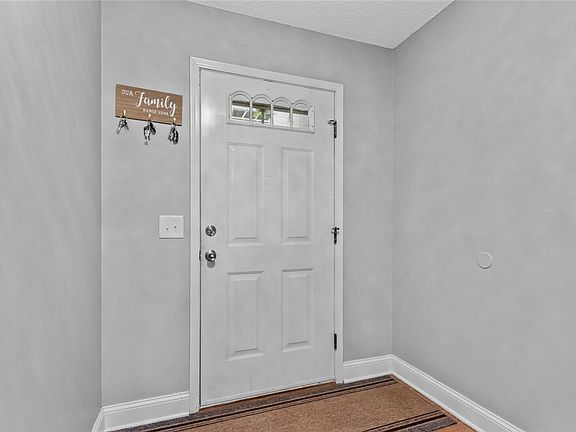 4th image of 1204 N 25th Pl