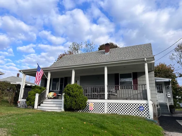 30 Gray St, Somerset, MA 02726
