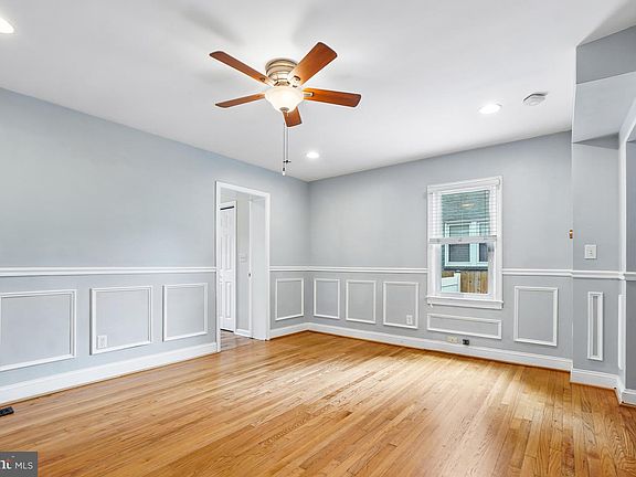 4th image of 6208 Elmhurst St