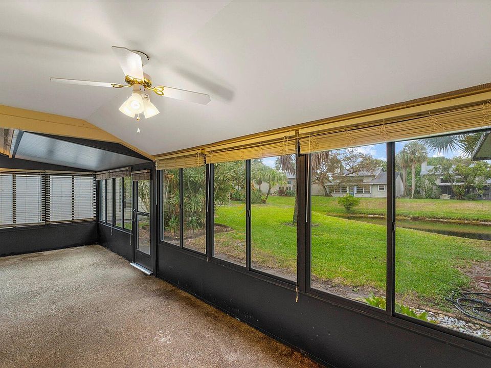 1st image of 906 NE Sandalwood Place