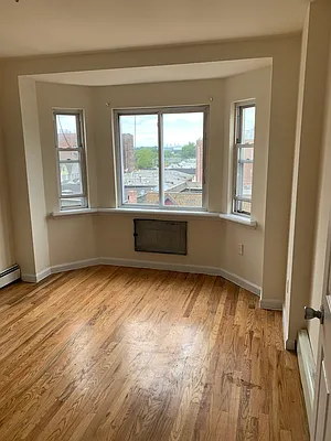 Rented by Q52 LLC | media 4