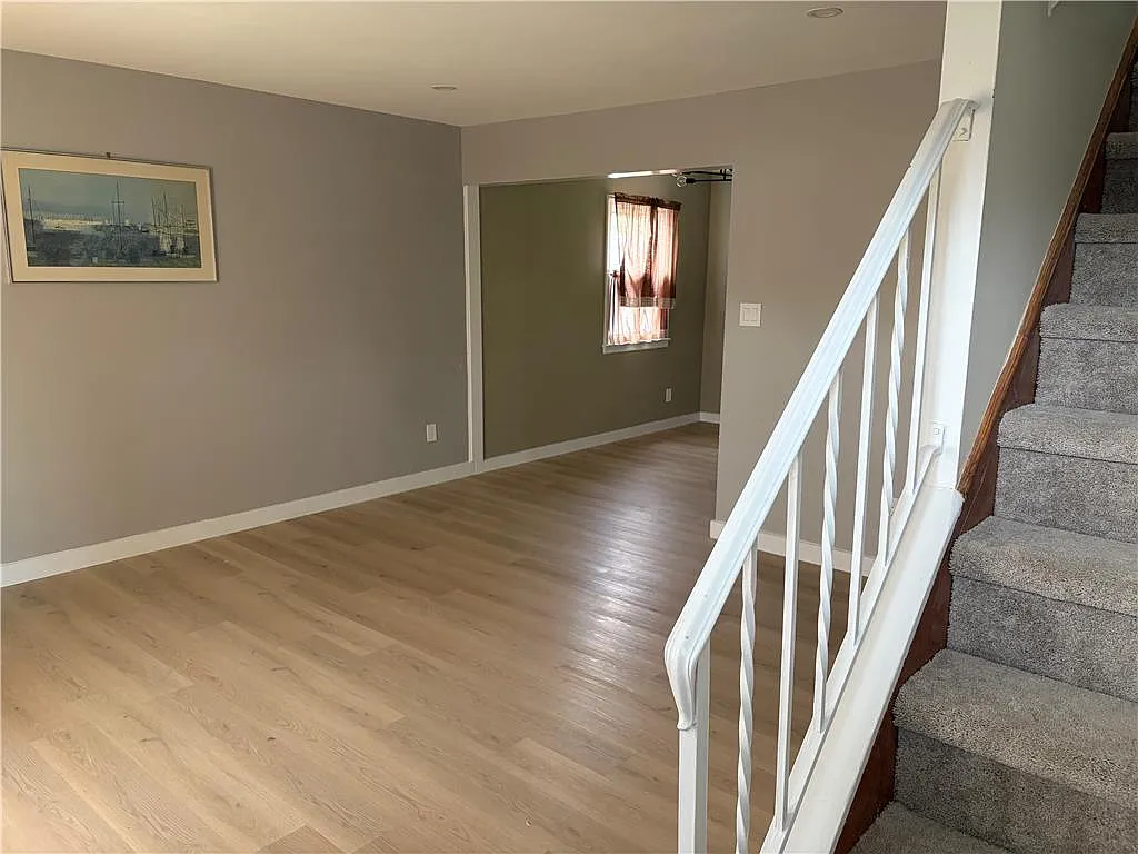 4 bed, 1.5 bath, 2061 sqft, $3,000 — Photo 3