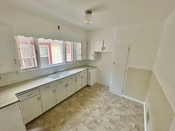 2nd image of 59 Marigold Ave #2