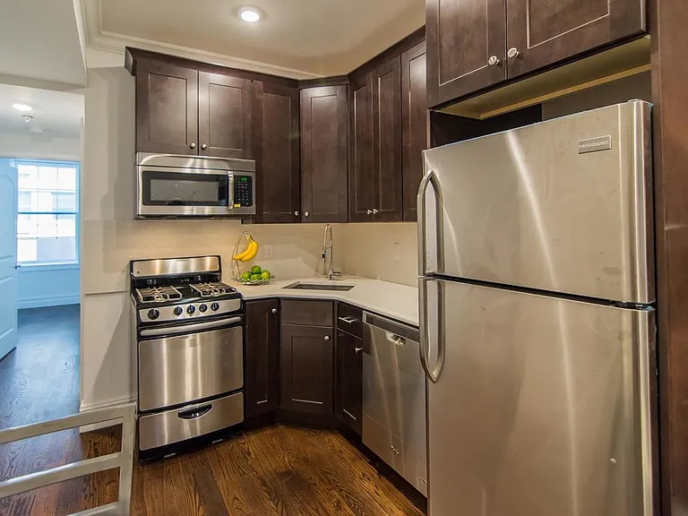 305 1st St #3L — Photo 3