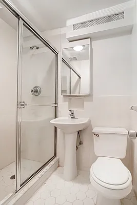 Rented by Bond New York | media 21