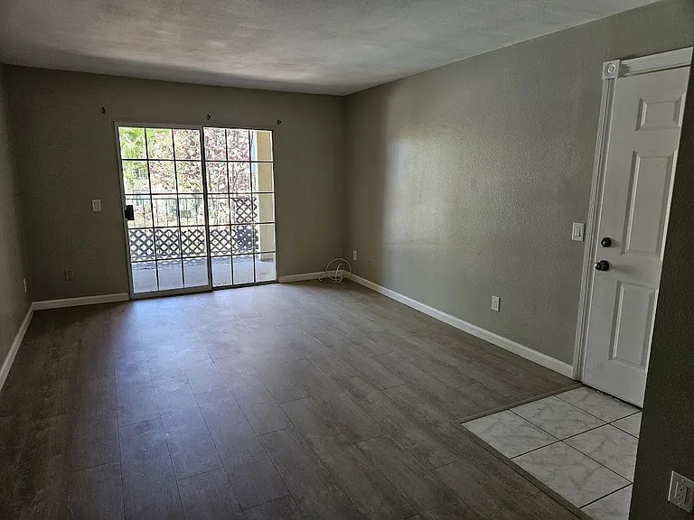 149 W 6th St #34 — Photo 2
