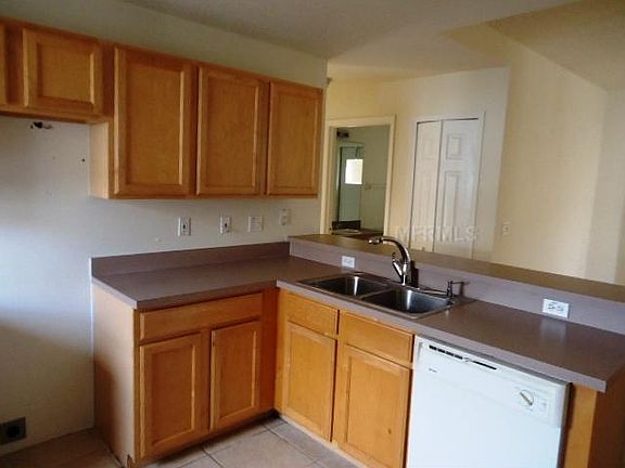 4th image of 342 Country Lakes Cir