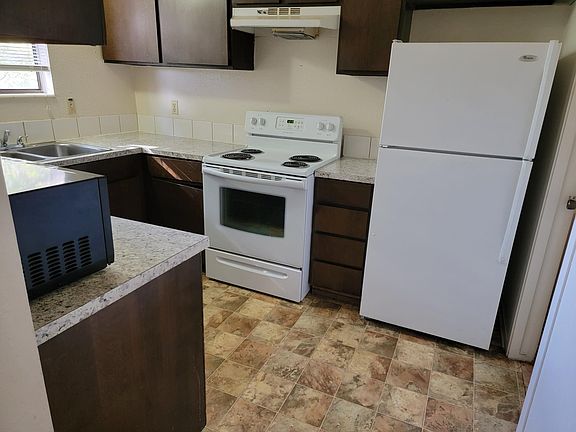 3rd image of 1808 Shoup Ave E