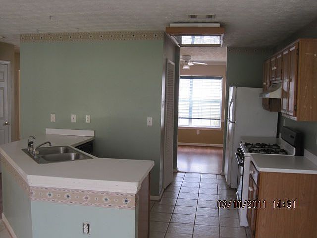 2nd image of 2807 Da Vinci Blvd