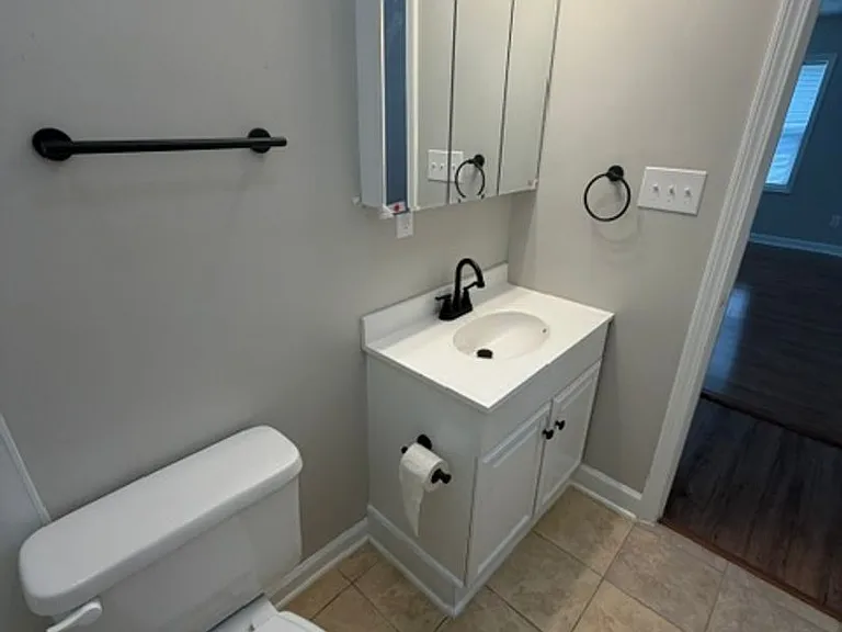 536 Linwood Ave — Photo 6