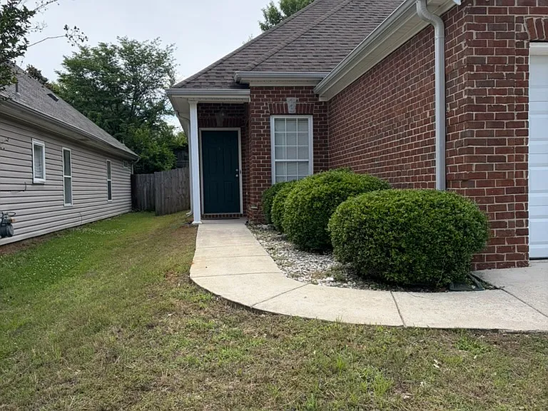 145 Highview Cv — Photo 1