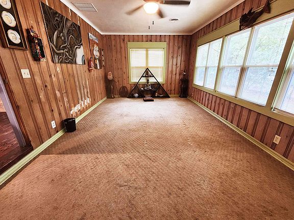 3rd image of 811 N Gardner Ave