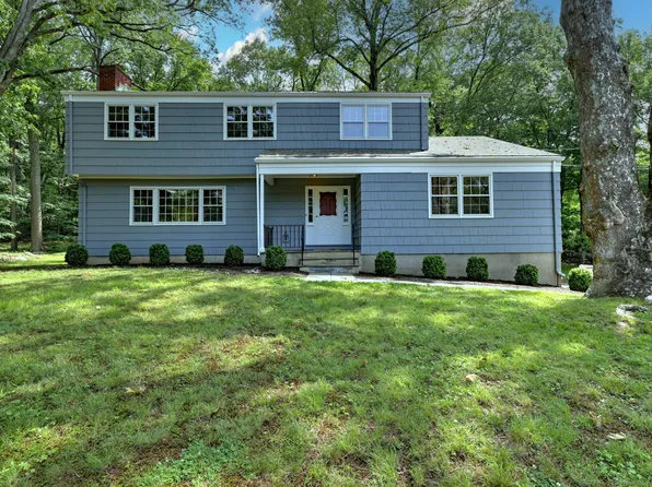 25 Zora Lane, Stamford, CT 06903