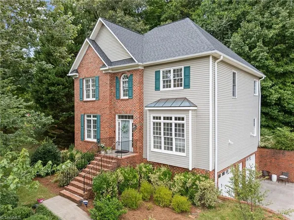 4340 Chadwyck Dr, Winston Salem, NC 27106