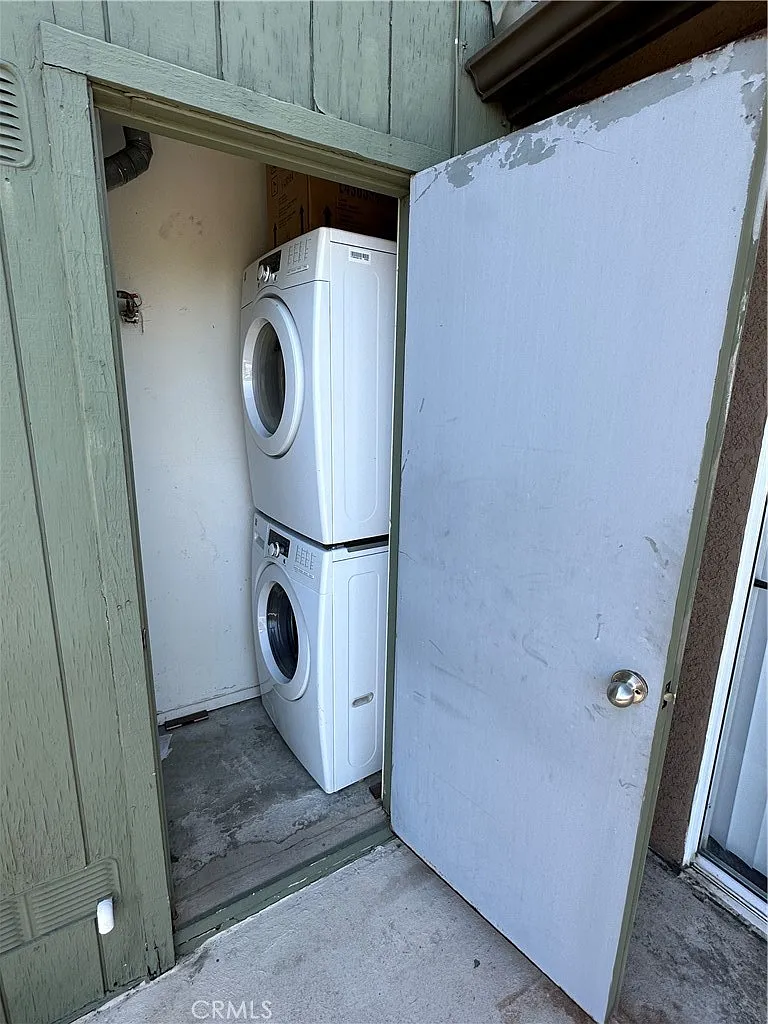 2 bed, 956 sqft, $2,700 — Photo 4