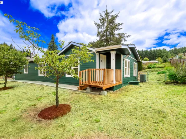 1038 Hillside Dr, Cottage Grove, OR 97424