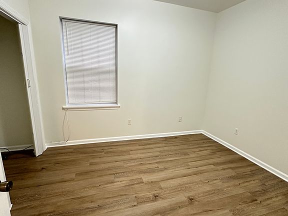 5th image of 546 E Blancke St #2F